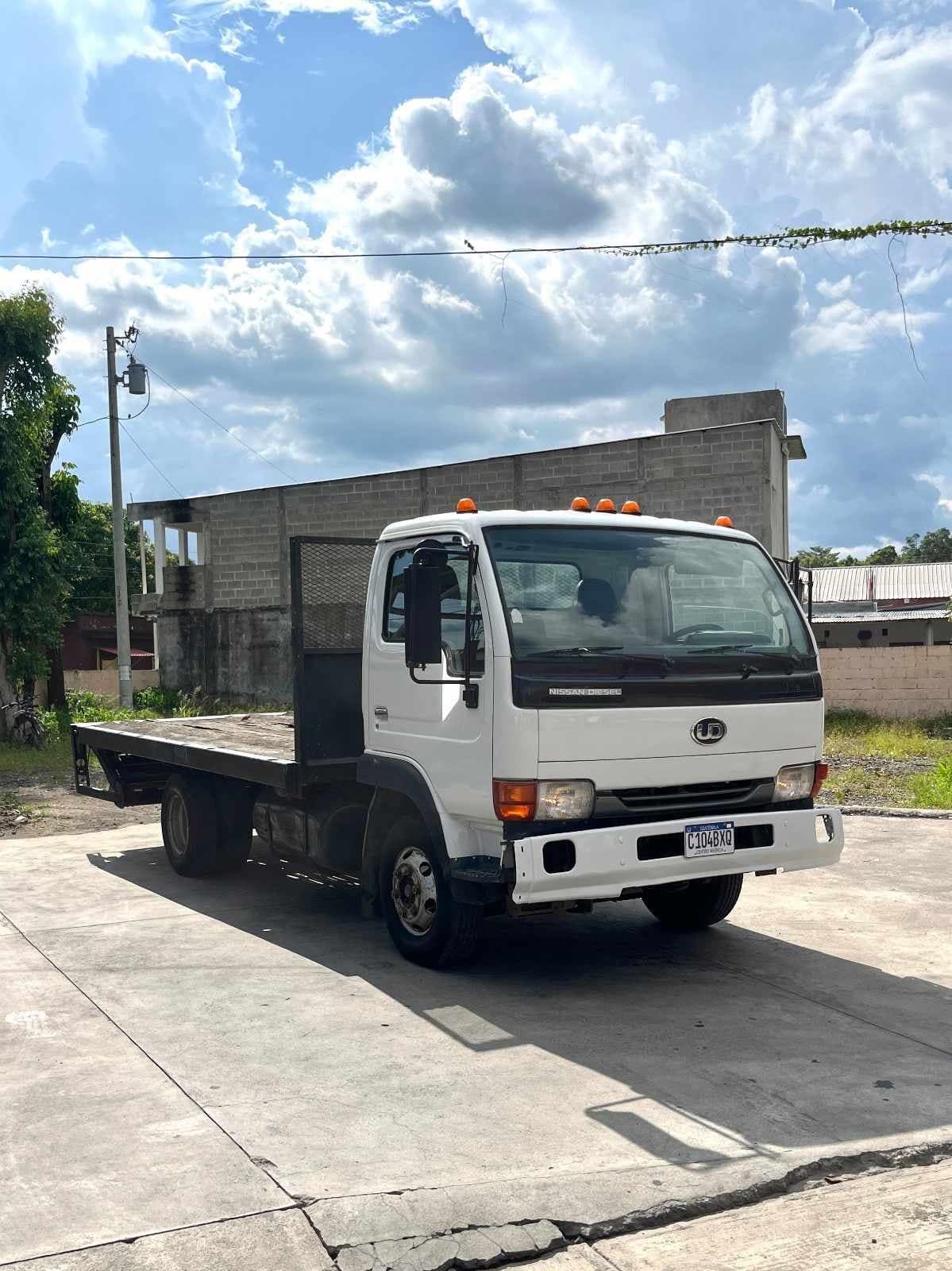 Imagen de NISSAN CAMION UD 1400 2005 en venta (1/9)