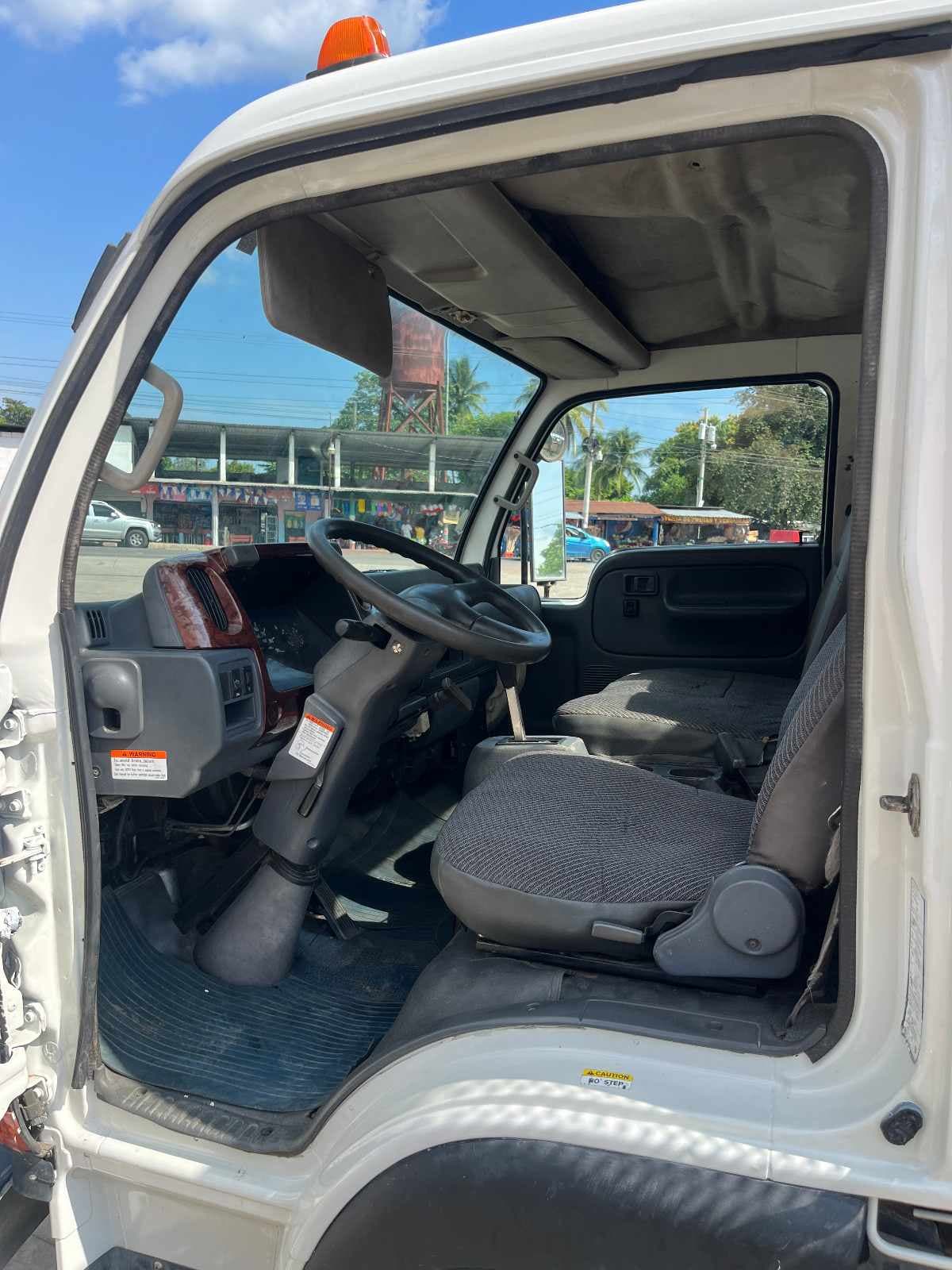 Miniatura 5 de NISSAN CAMION UD 1400 2005