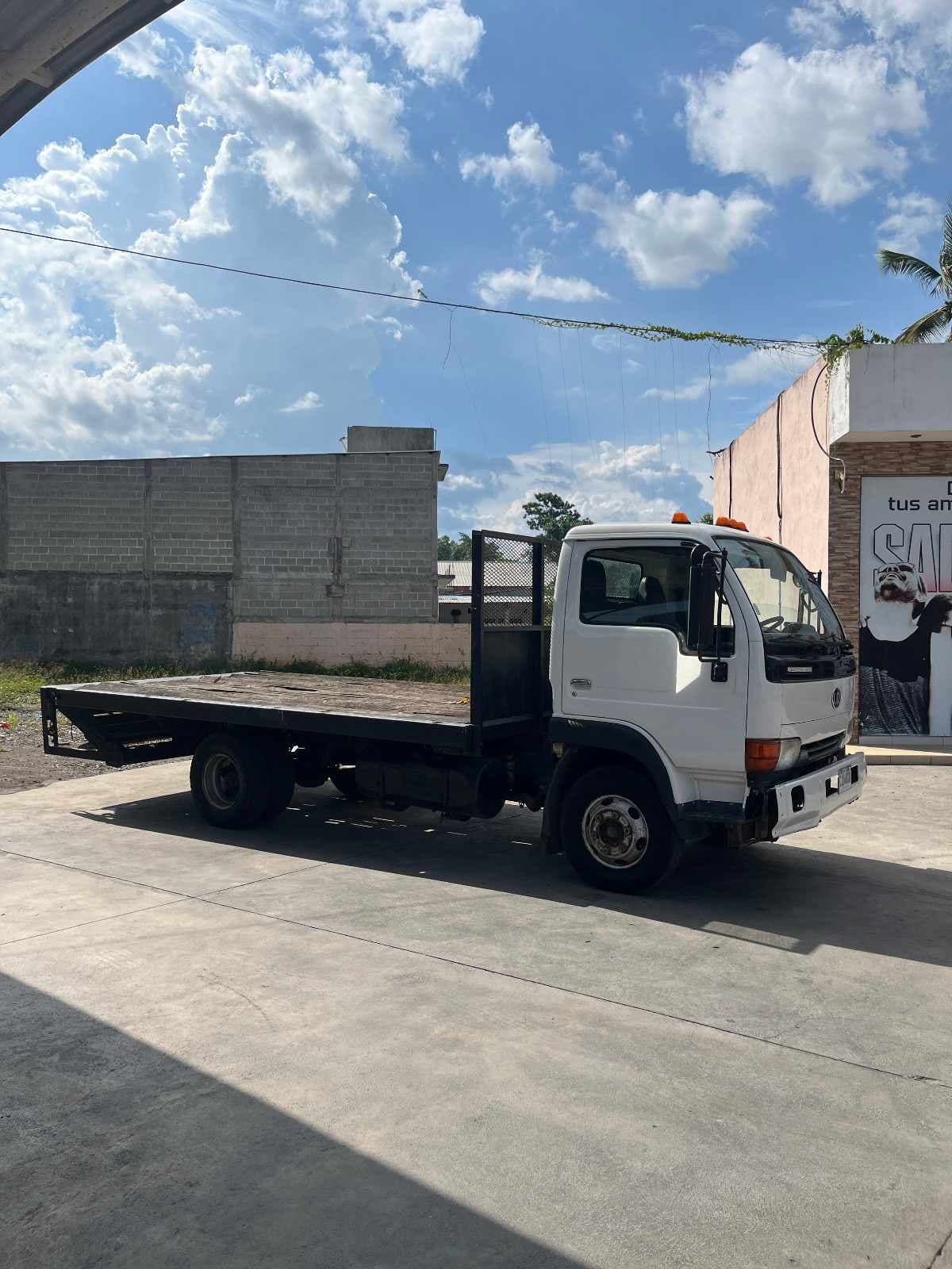 Miniatura 9 de NISSAN CAMION UD 1400 2005